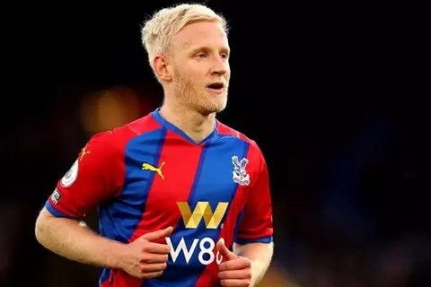 الدوري الإنجليزي.. ويل هيوز يمدد عقده مع كريستال بالاس